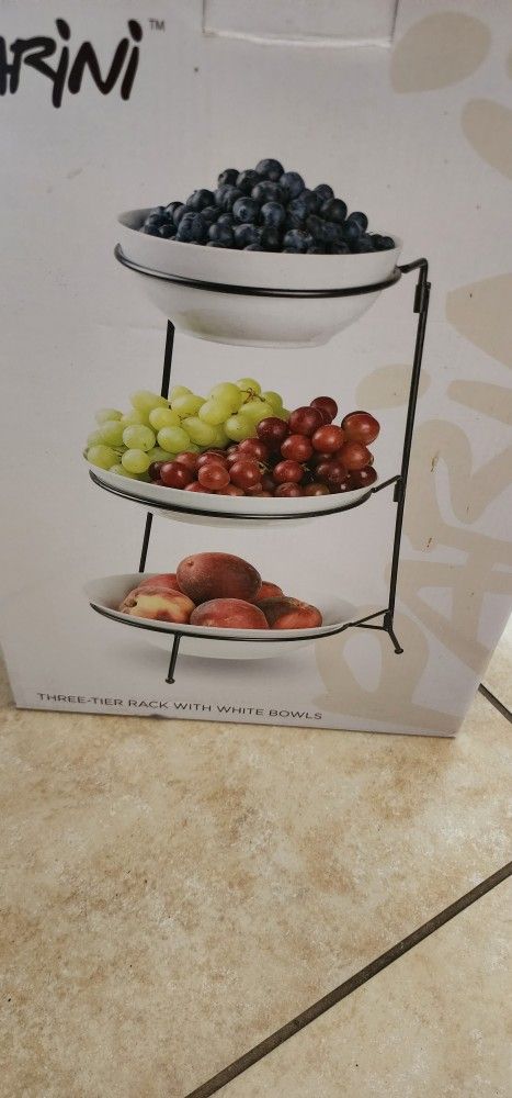 3 Tier Rack With White Bowls