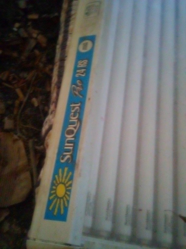 Sunquest Tanning Bed CR Ate Guitar Amp Vintage Sparkling Race Track Grant Steering Wheel Honda Civic Hood Red