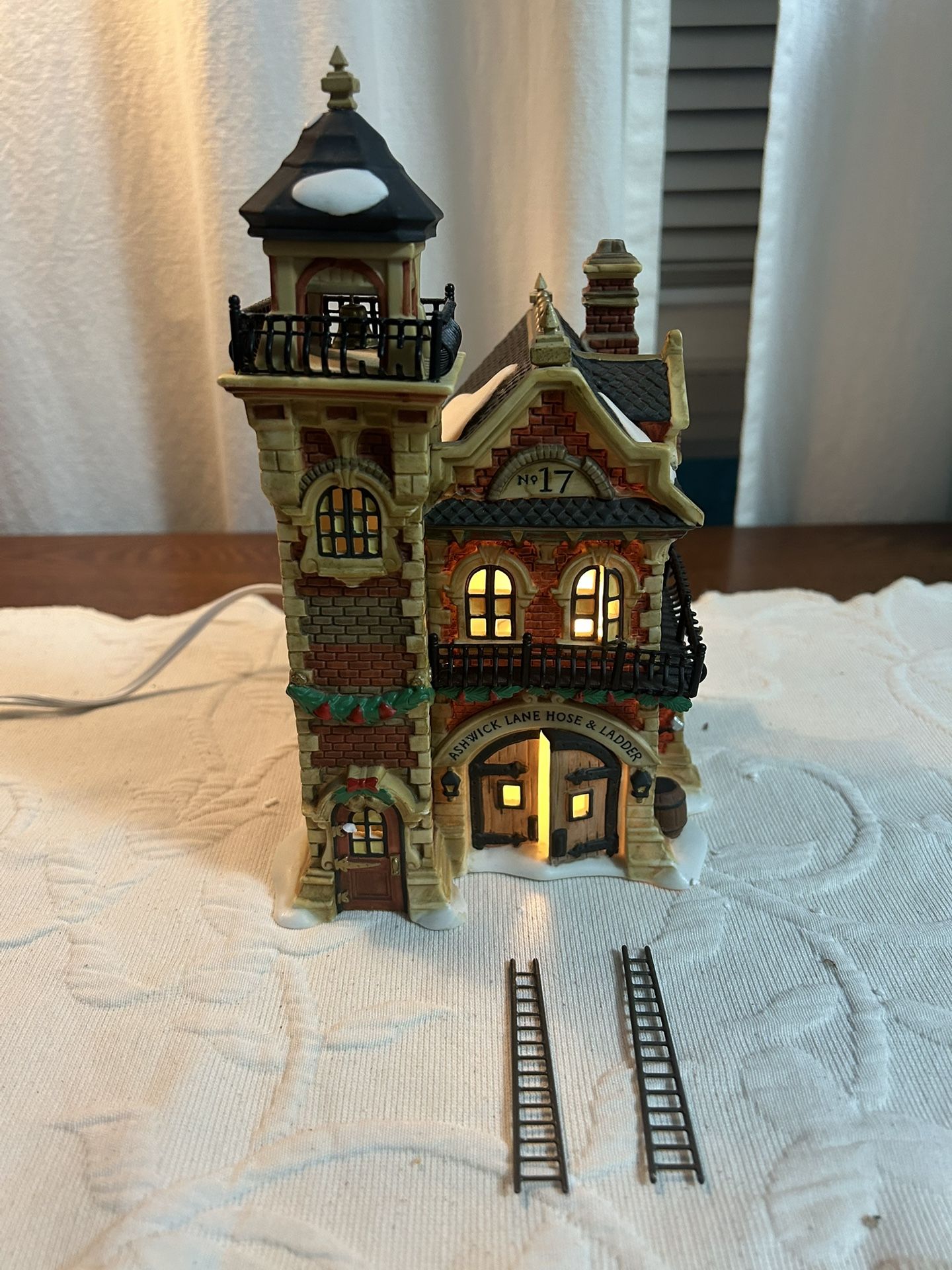 Department 56 Ashwick Lane Hose and Ladder