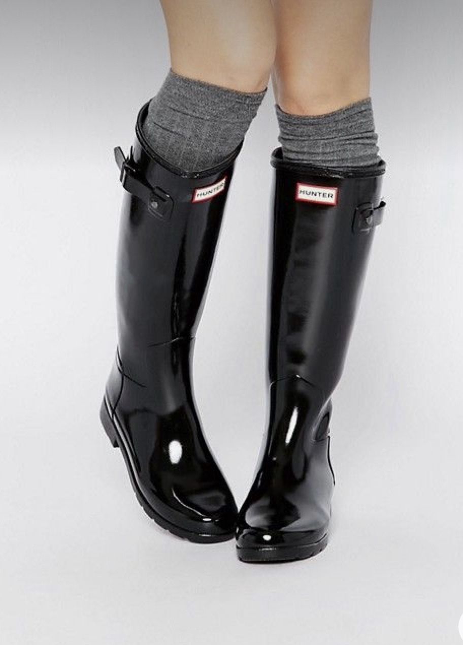 NEW HUNTER Refined Boots + Hunter Socks = $170 value, US 7 , EU 38