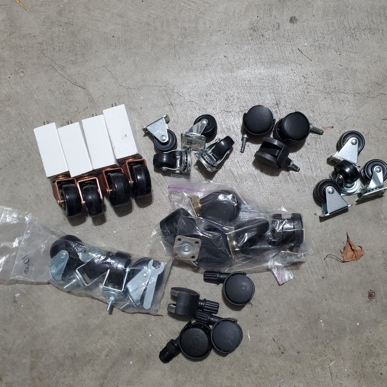 Lot of Castors 