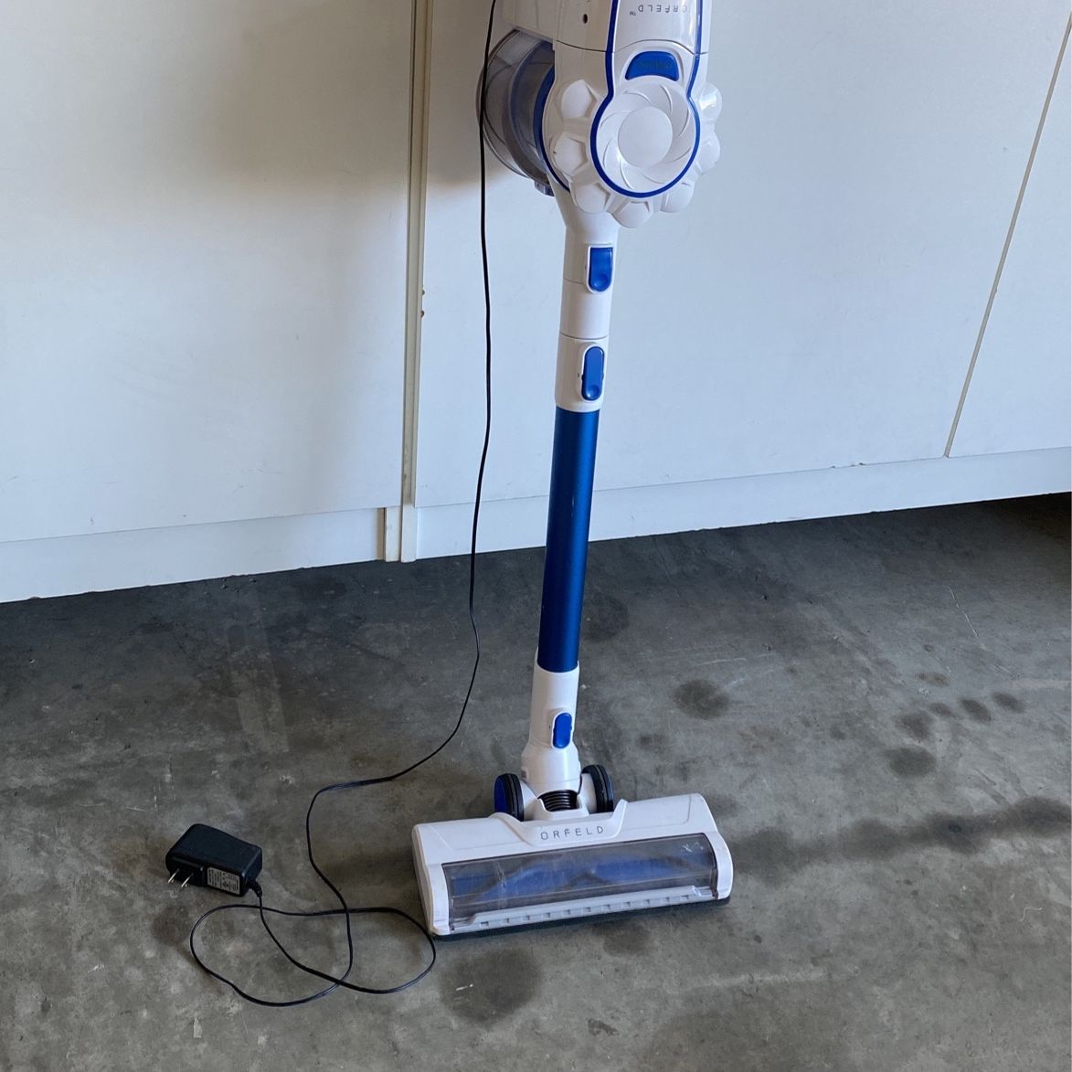 New Black And Decker Dustbuster Advanced Clean Cordless Vacuum for Sale in  Murrieta, CA - OfferUp