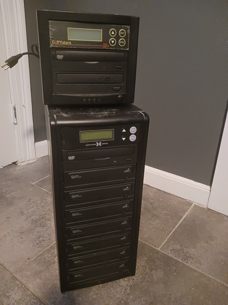 2 DVD/ CD Duplicators