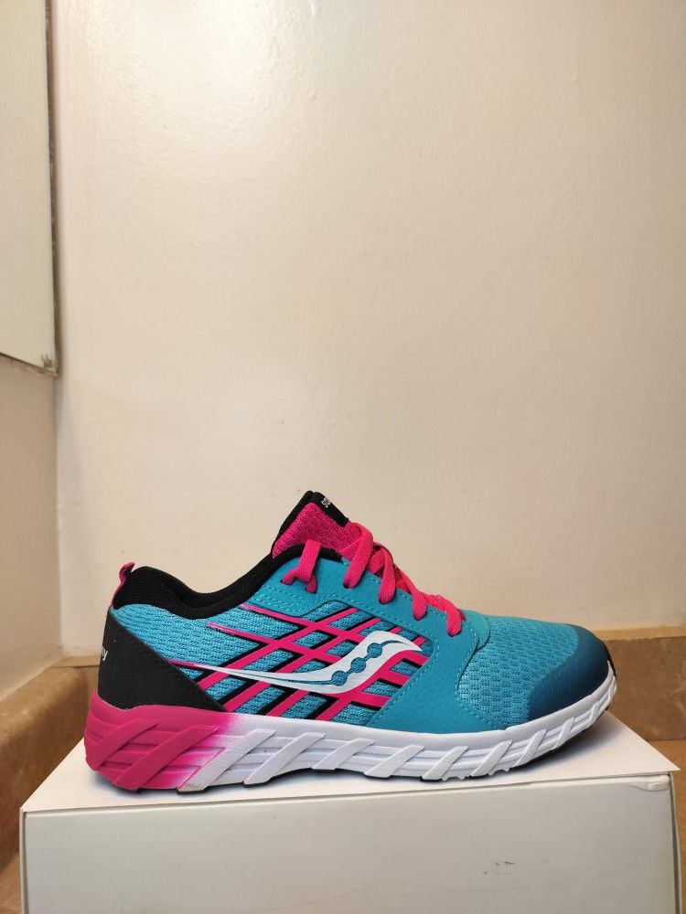 Saucony Wind 2.0 Sneaker, Size 6M