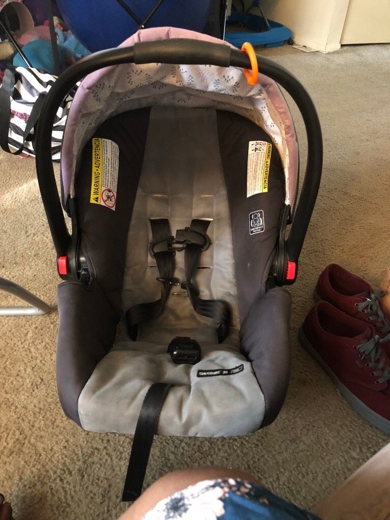 Graco click to connect car seat and base with stroller