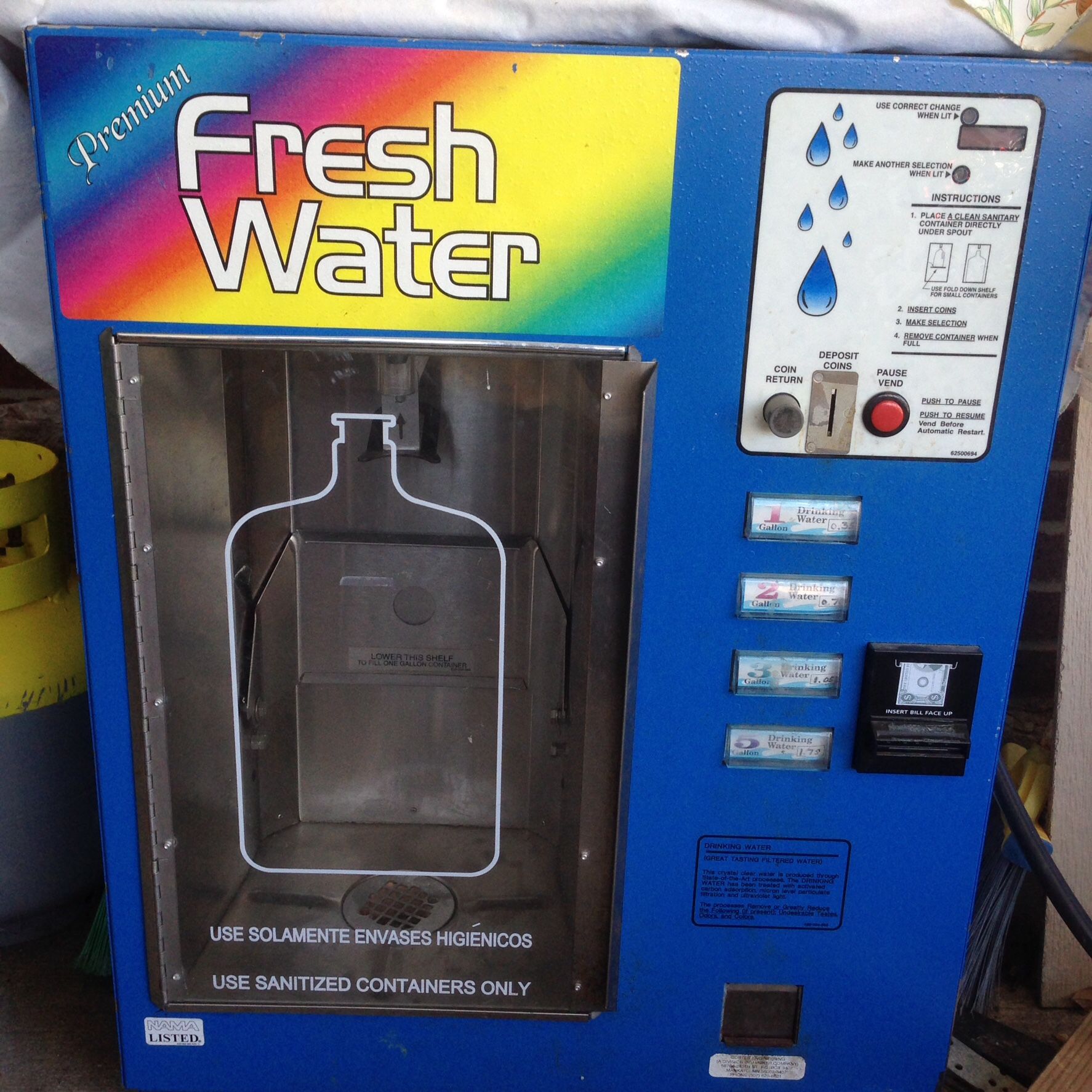Commercial water machine dispenser