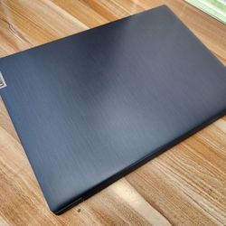 Loaded Lenovo RYZEN 5 laptop Like New!