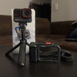 Insta360 Ace Pro with Xplorer Kit