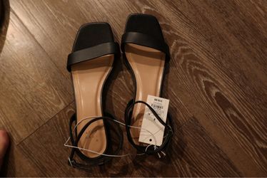 New sandals size 9 $15