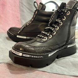 Stylish women’s shoes leather.size 6,5 ;7,0. $145