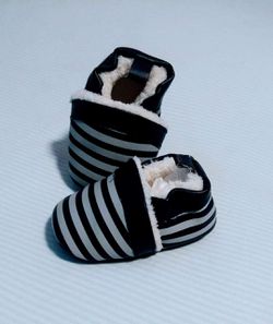 NB Black and Gray striped slippers
