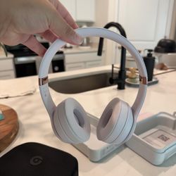 Beats Solo 4 - Wireless Bluetooth in-ear headphones, compatible with Apple and Android, with a battery life of up to 50 hours - SLATE blue