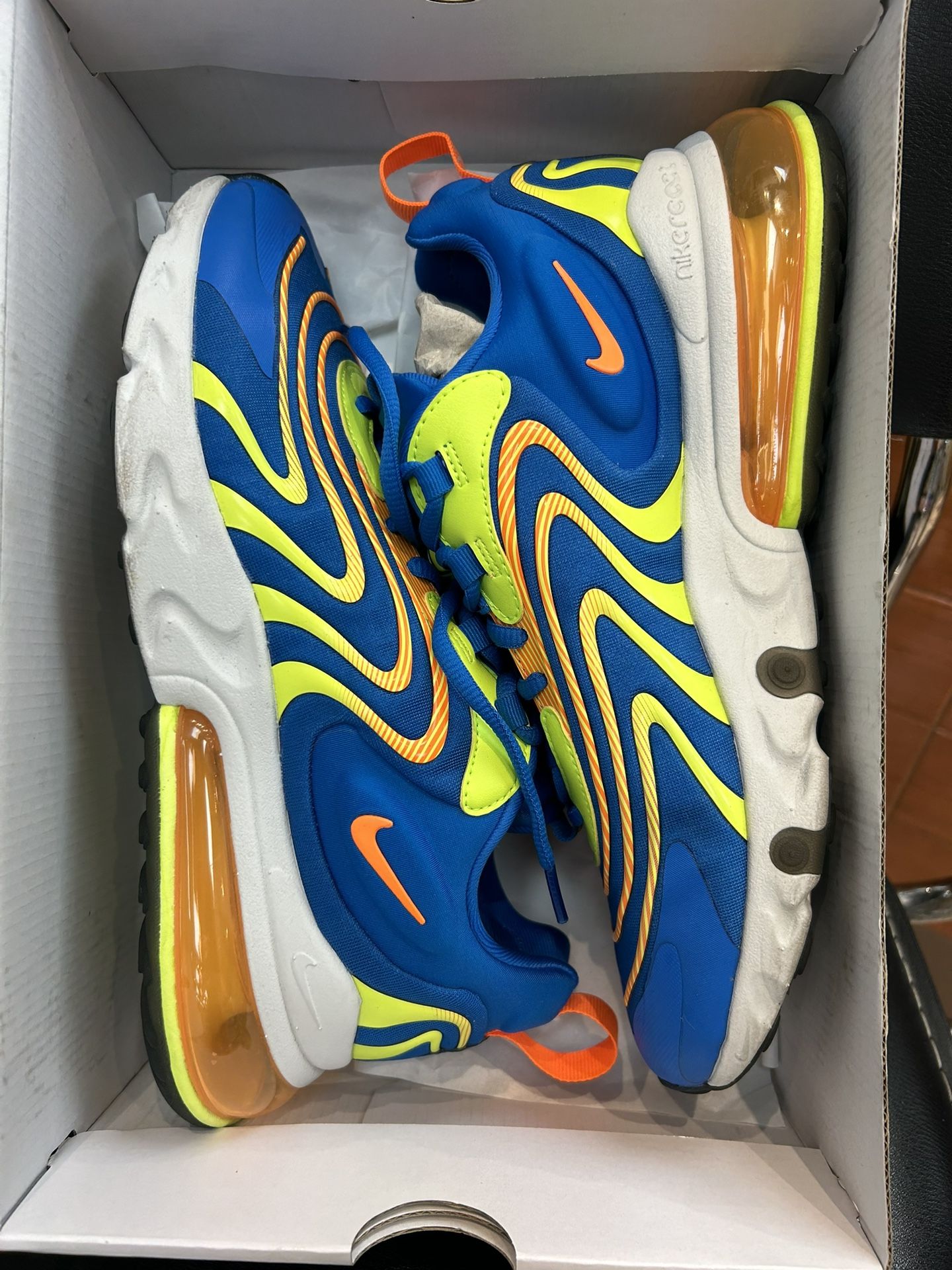 Nike Air Max 270 Eng Size 9