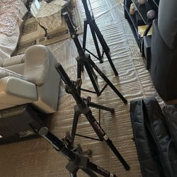4 on stage speaker stand with 2 bag use firm on price no offer 