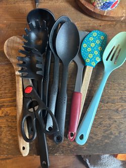 Mixed Kitchen Utensils