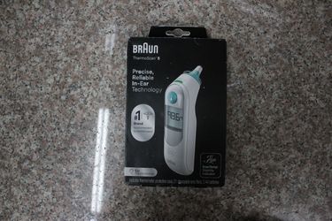 Braun ThermoScan 5 Ear Thermometer with Case and 21 Lens Filters