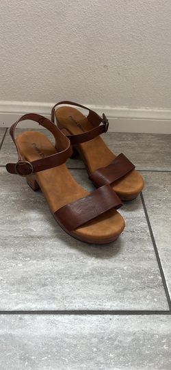 Beige Brown Heels Pumps