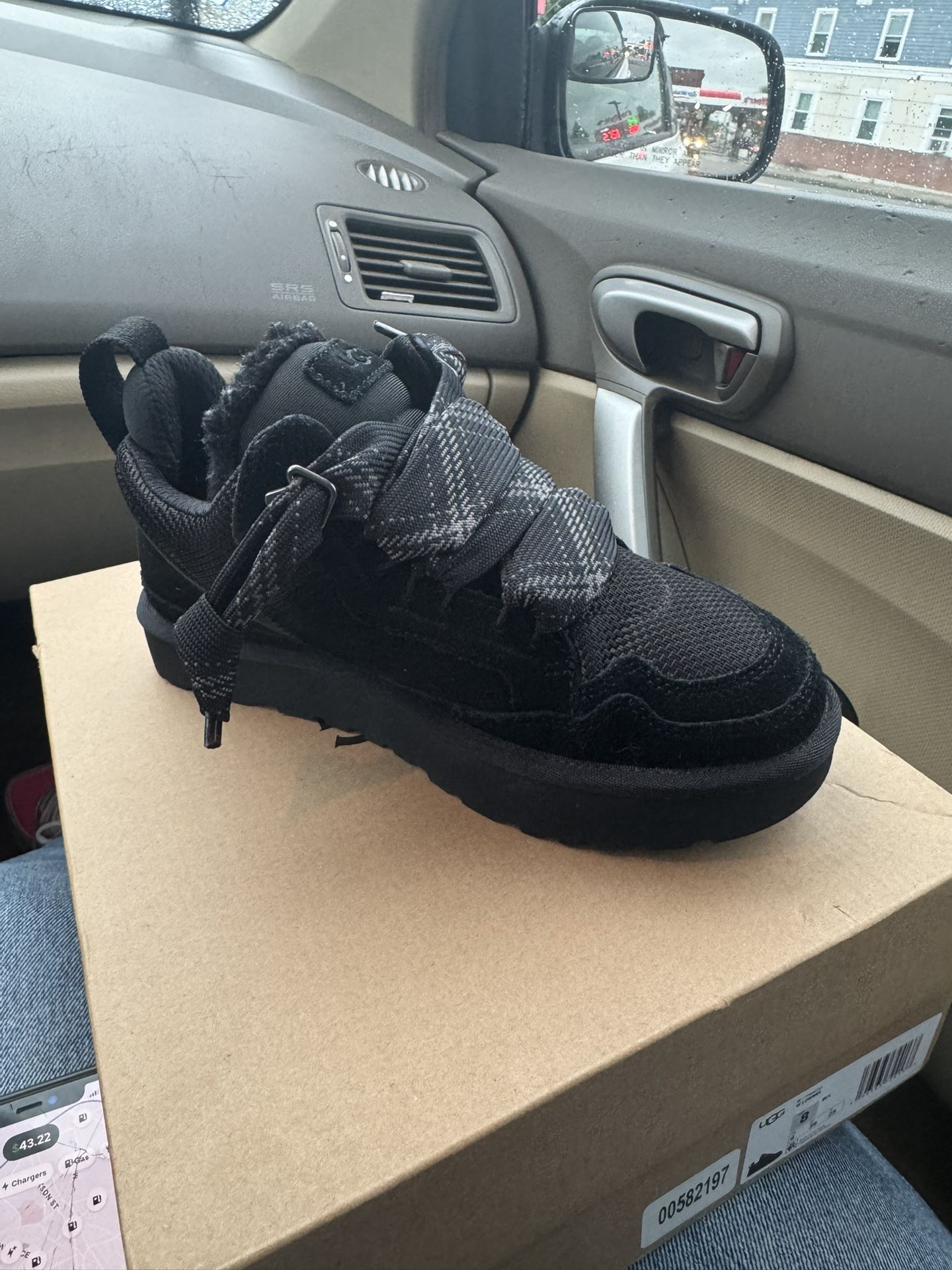 Size 8w LOWMEL UGGS