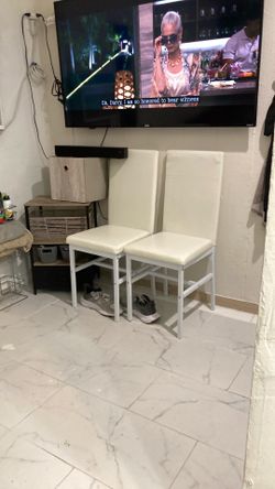 Vanity sturdy chairs