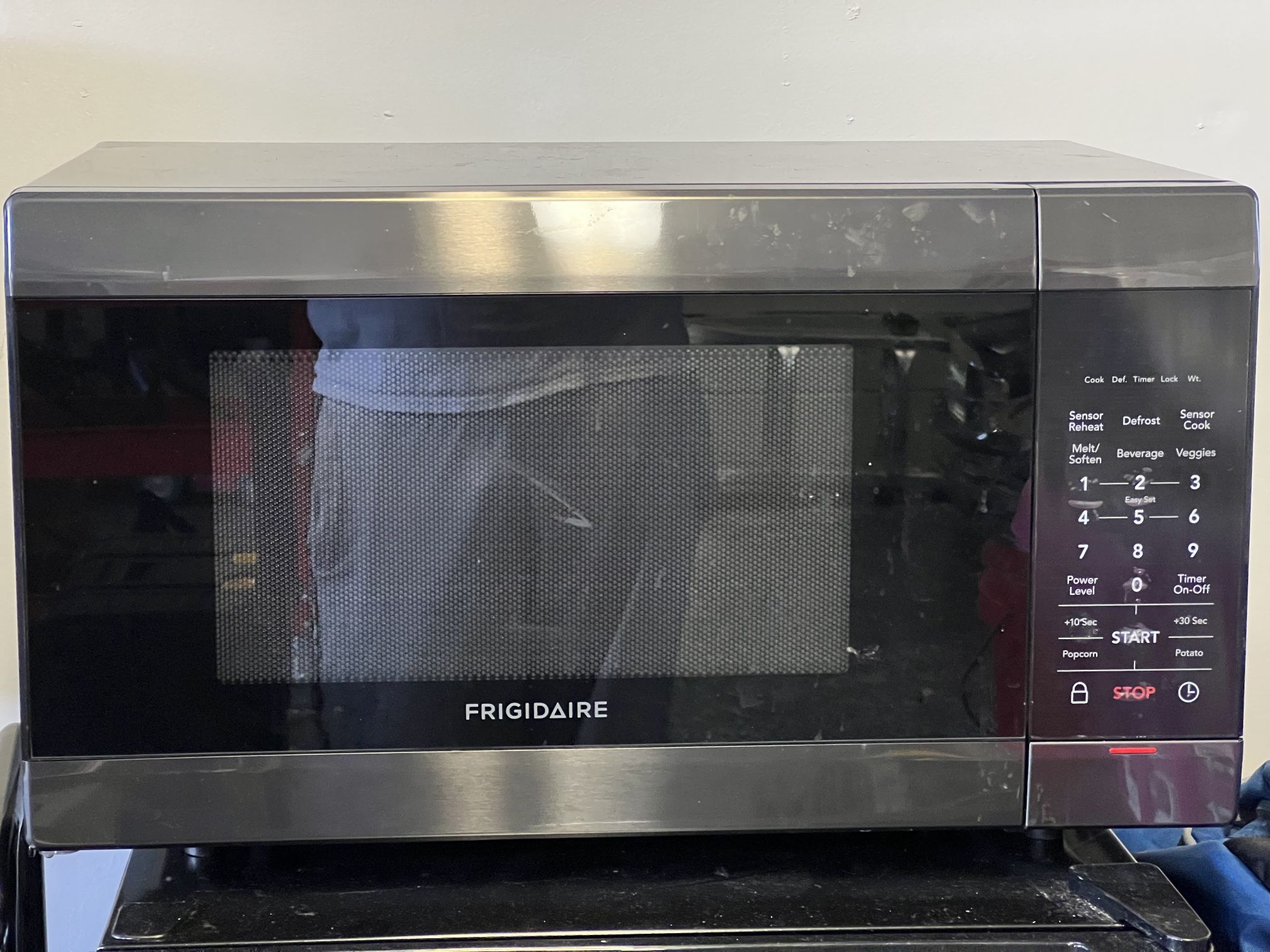 Frigidaire 1.4 Cu. Ft. Countertop Microwave