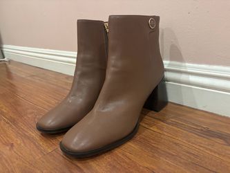 Brown Coach boots Size 10