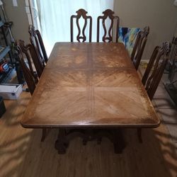 Wooden Kitchen Table With 6 Chairs 70" Long 42 " Wide 29.5" High 