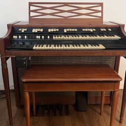 Vintage Hammond "Baby 3" M-101A organ with Leslie HL722 speaker