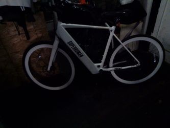WHITE SUPERHUMAN ELECTRIC BIKE