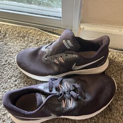Free Nike Women’s Training Shoes. Barely Used 