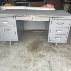 McDowell And Craig Airliner Tanker Desk