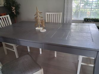 Table with 4 chairs Used - Must Go !!