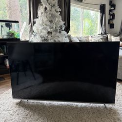 GREAT BIG SCREEN TV for sale Vizio 55inch 4k Smart TV barely used. 