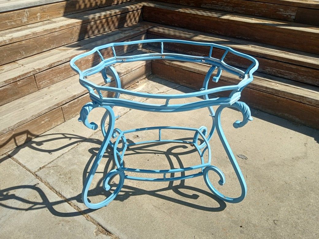 VINTAGE METAL PATIO TABLE FRAME ONLY 