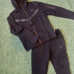 Nike Tech Tracksuit Size Small 