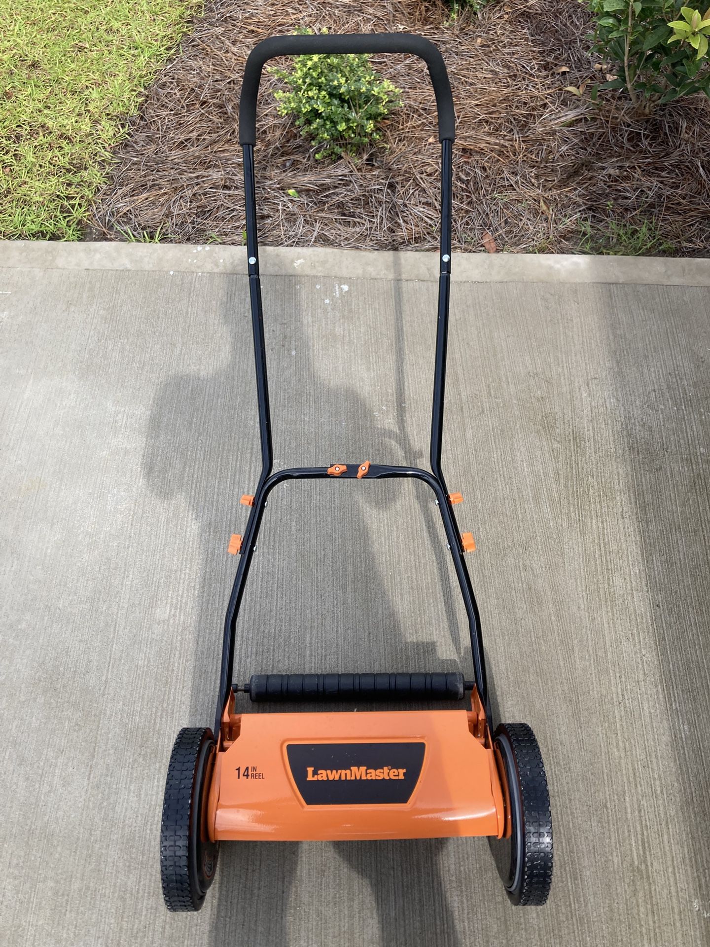 Lawn Master 14 Inch Manual Push Mower