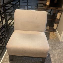 CURB ALERT Free Lounge Chair