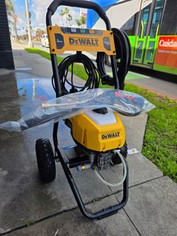 DEWALT CORDED 2400 PSI PRESSURE WASHER