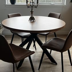 Round Table And Four Chairs