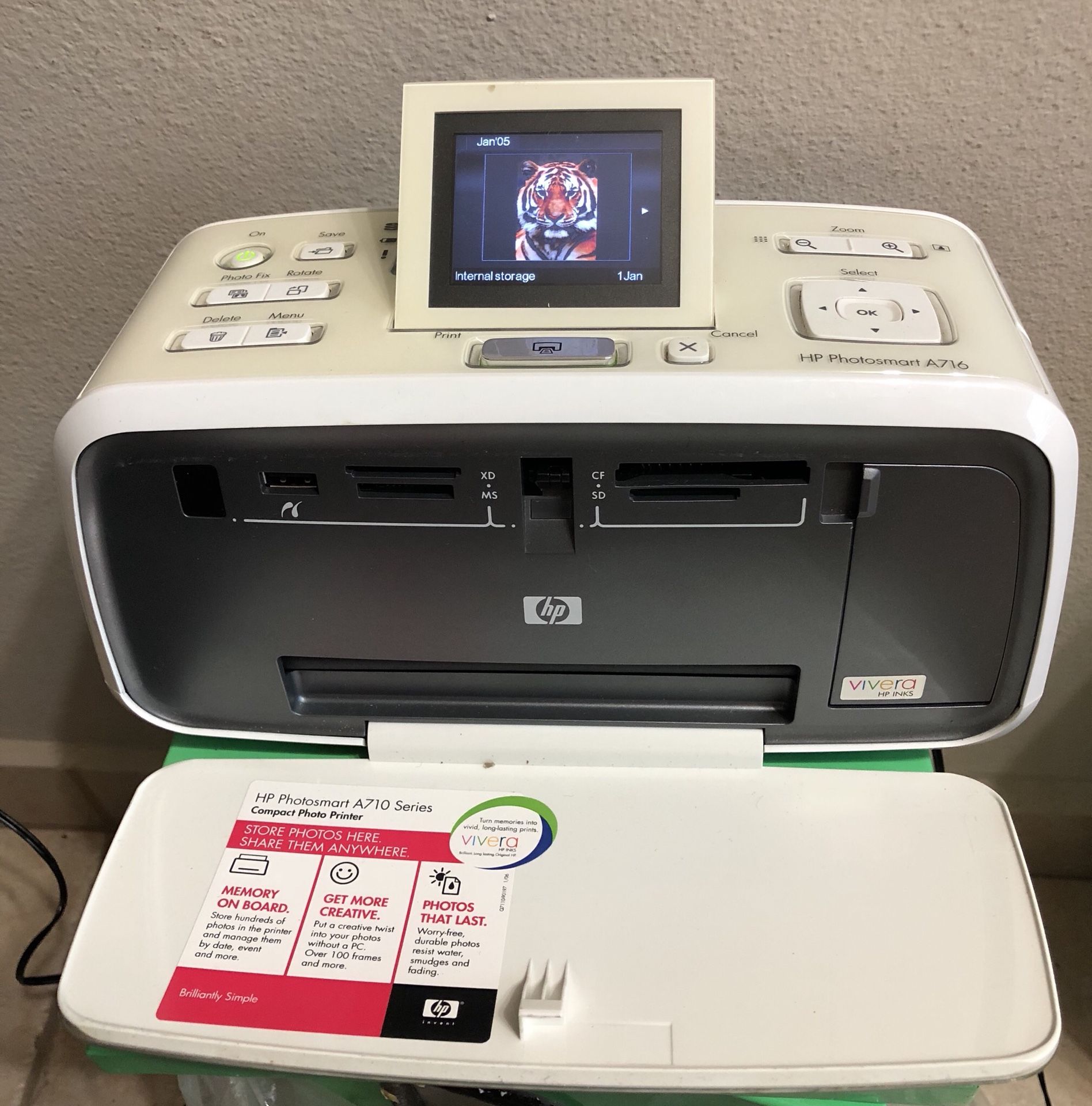 HP Photosmart A716 Digital Photo Inkjet Printer Q7100a