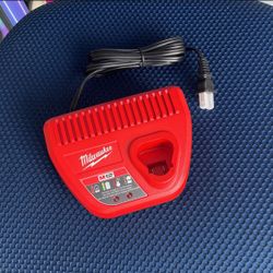 New Milwaukee M12 Battery Charger 