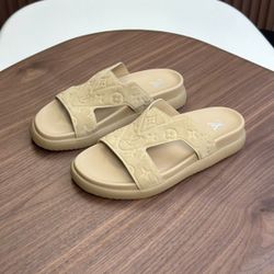 Designer Slides. Sz45(11) (White Dior: Size 8)