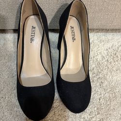 JustFab Black Low Heel Pumps – Size 8