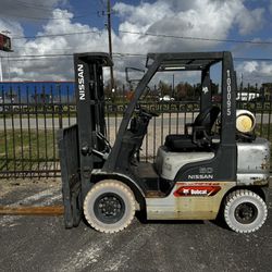 2011 Nissan MP1F2A25LV Pneumatic Tire Forklift