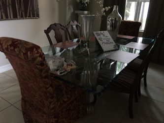 Heavy beautiful dining room table