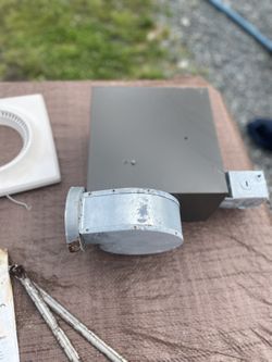 NuTone One Bulb Heat A Vent