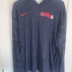 Men’s Nike UofA Lightweight Hoodie!!