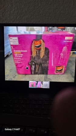 Animatronic Halloween Decorations over 50 items