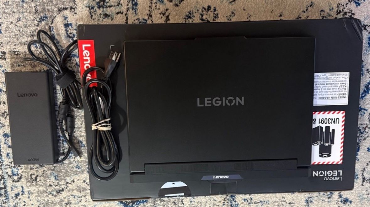 Lenovo Legion Pro 7i Gen10 Intel 275HX 16” RTX5080 16GB GDDR7 32GB DDR5 1 TB SSD, Neatly Used For Sale