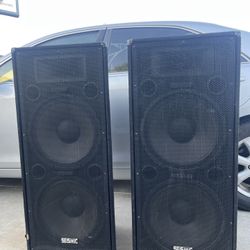 Speakers For Grupo/DJ