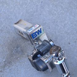B&W Tow And Stow Trailer Hitch